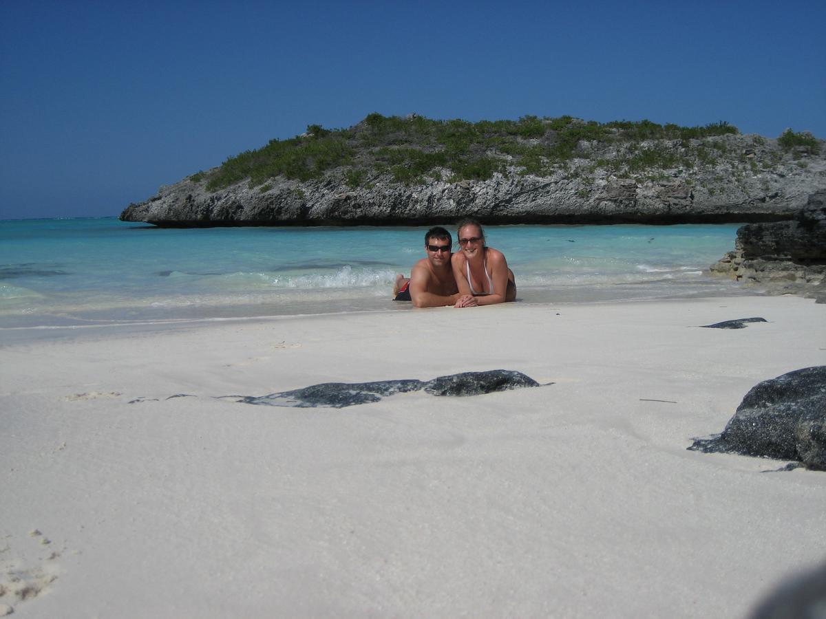 Hollywood Beach Suites Turks And Caicos Whitby 外观 照片
