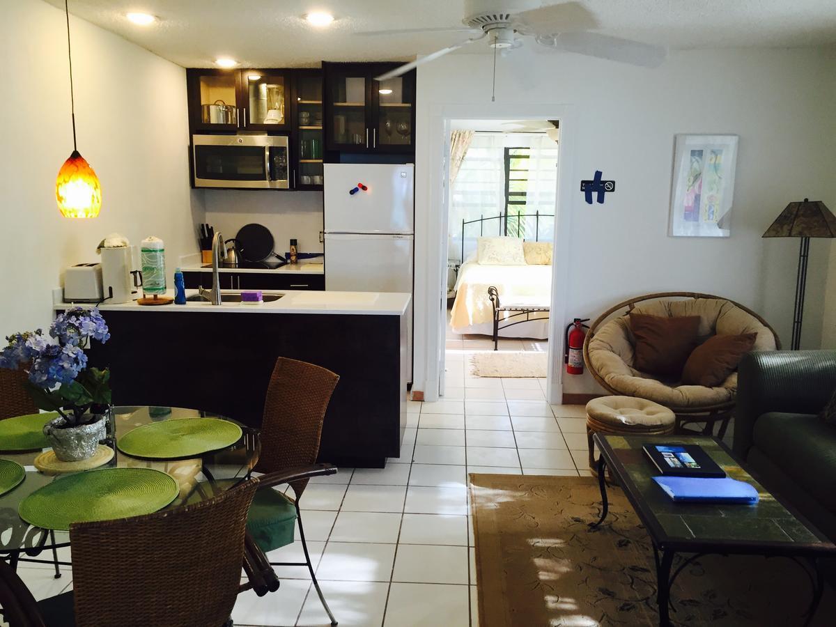 Hollywood Beach Suites Turks And Caicos Whitby 外观 照片